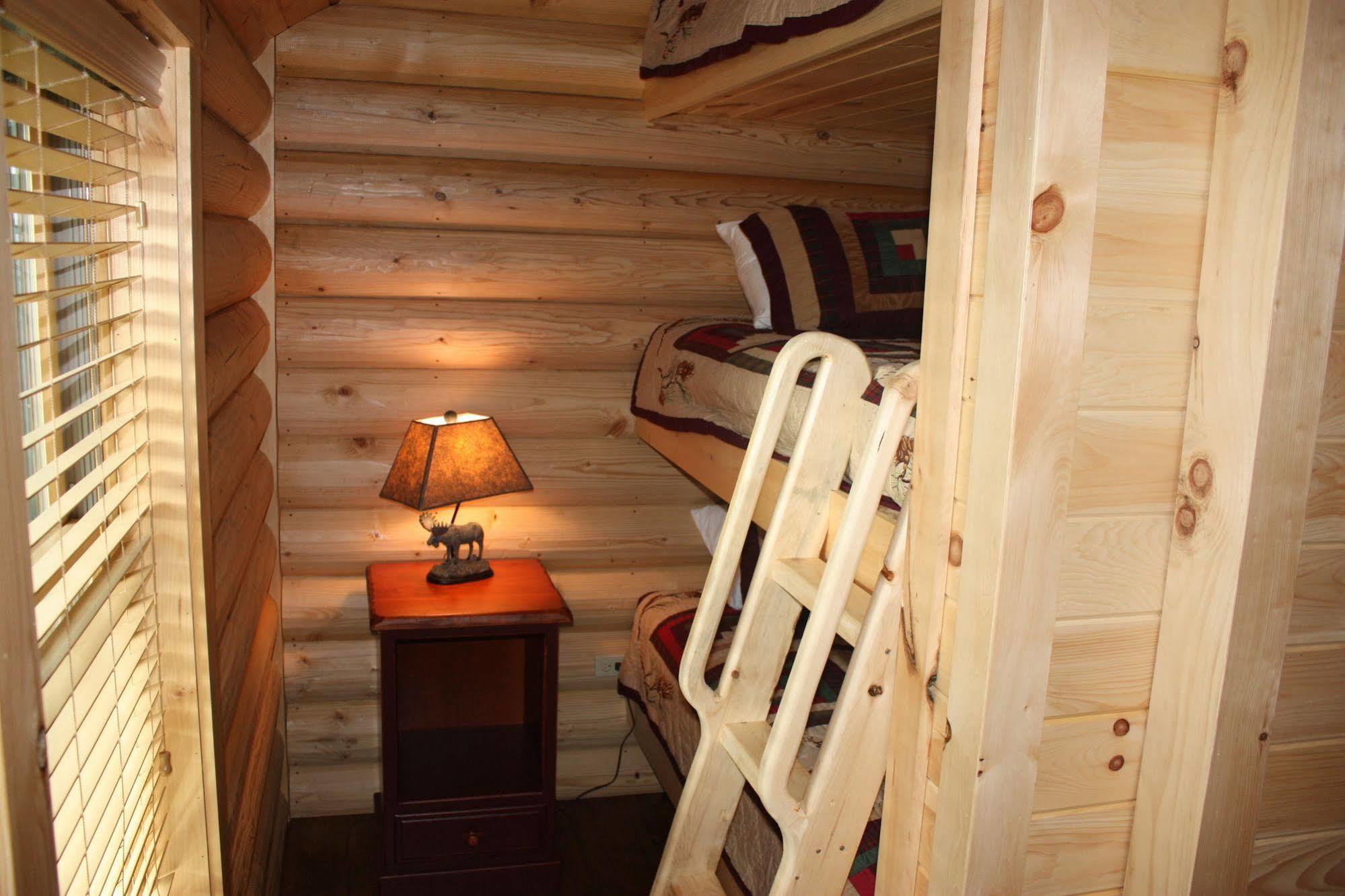 Lake Parlin Lodge & Cabins West Forks Εξωτερικό φωτογραφία